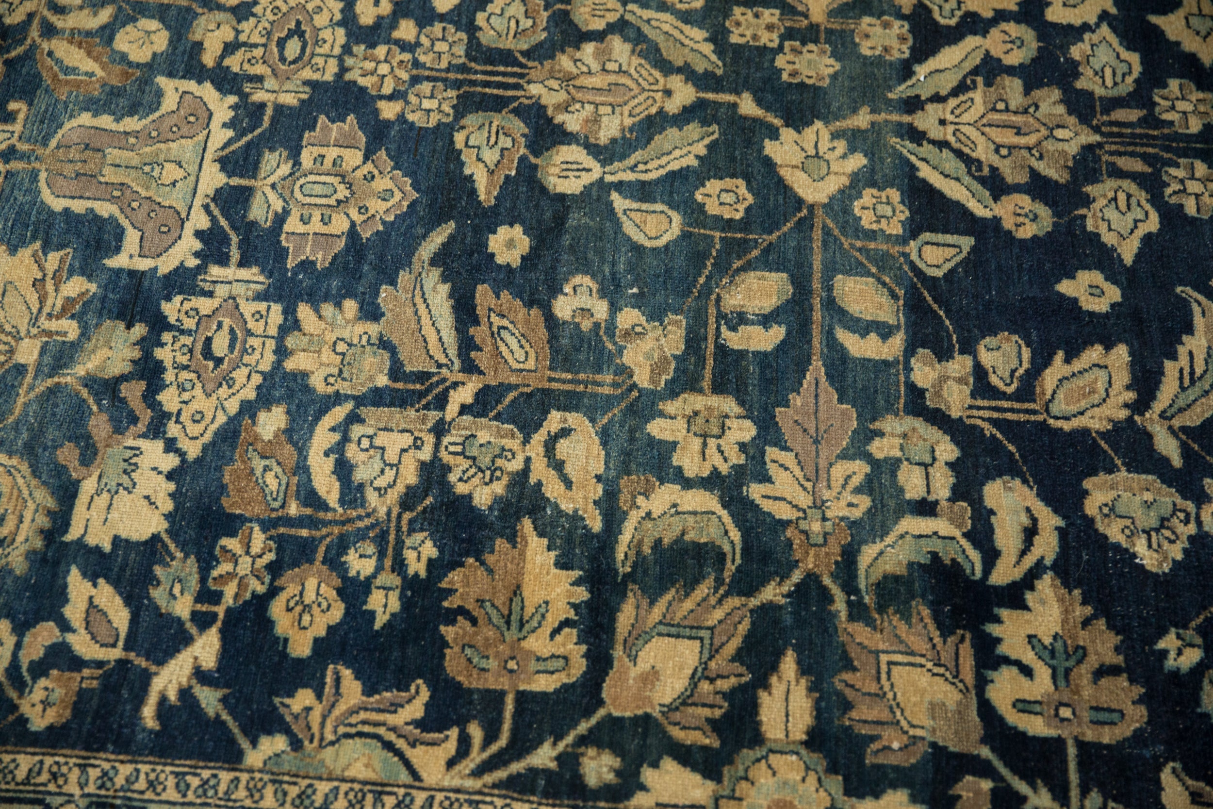 10.5x16.5 Vintage Distressed Tea Washed Lilihan Carpet