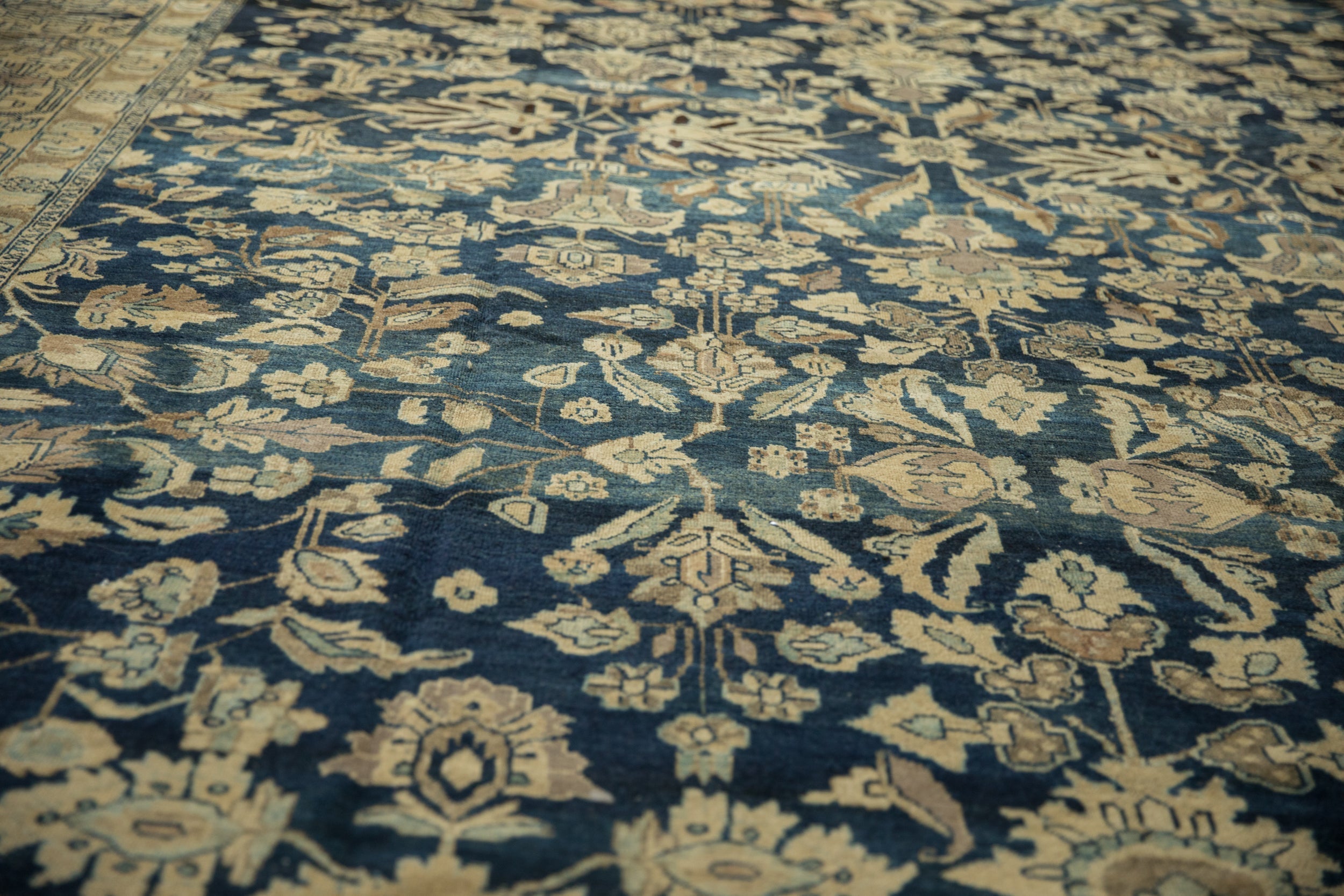 10.5x16.5 Vintage Distressed Tea Washed Lilihan Carpet