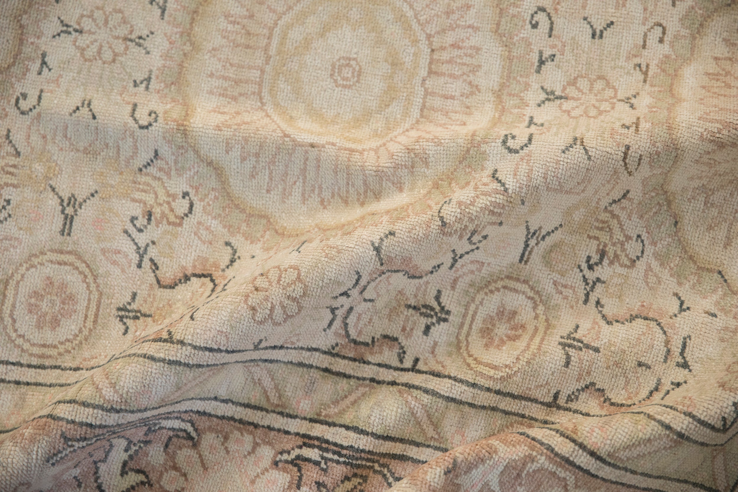 6.5x9.5 Vintage Distressed Kaisary Carpet
