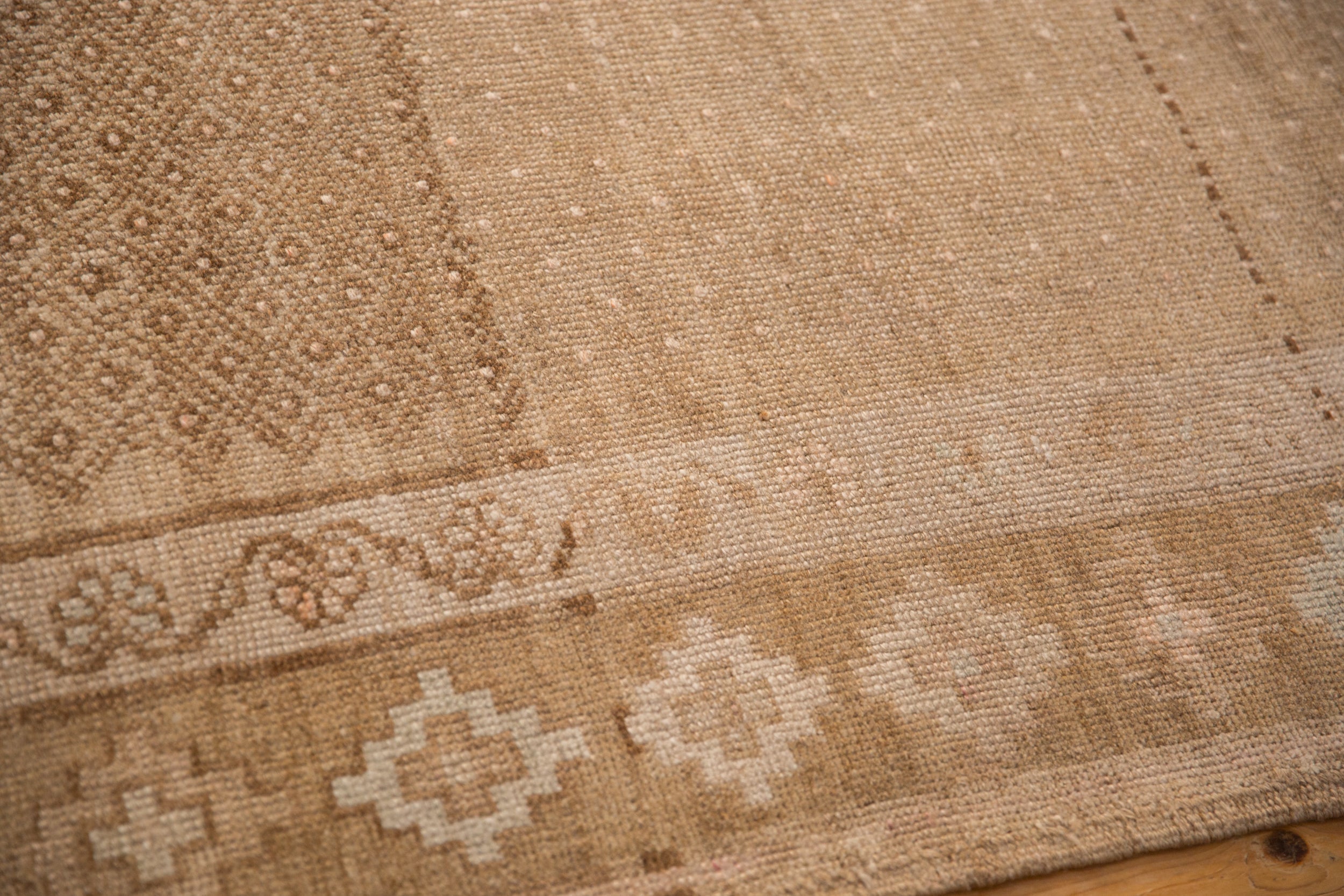 7.5x12 Vintage Distressed Kars Carpet