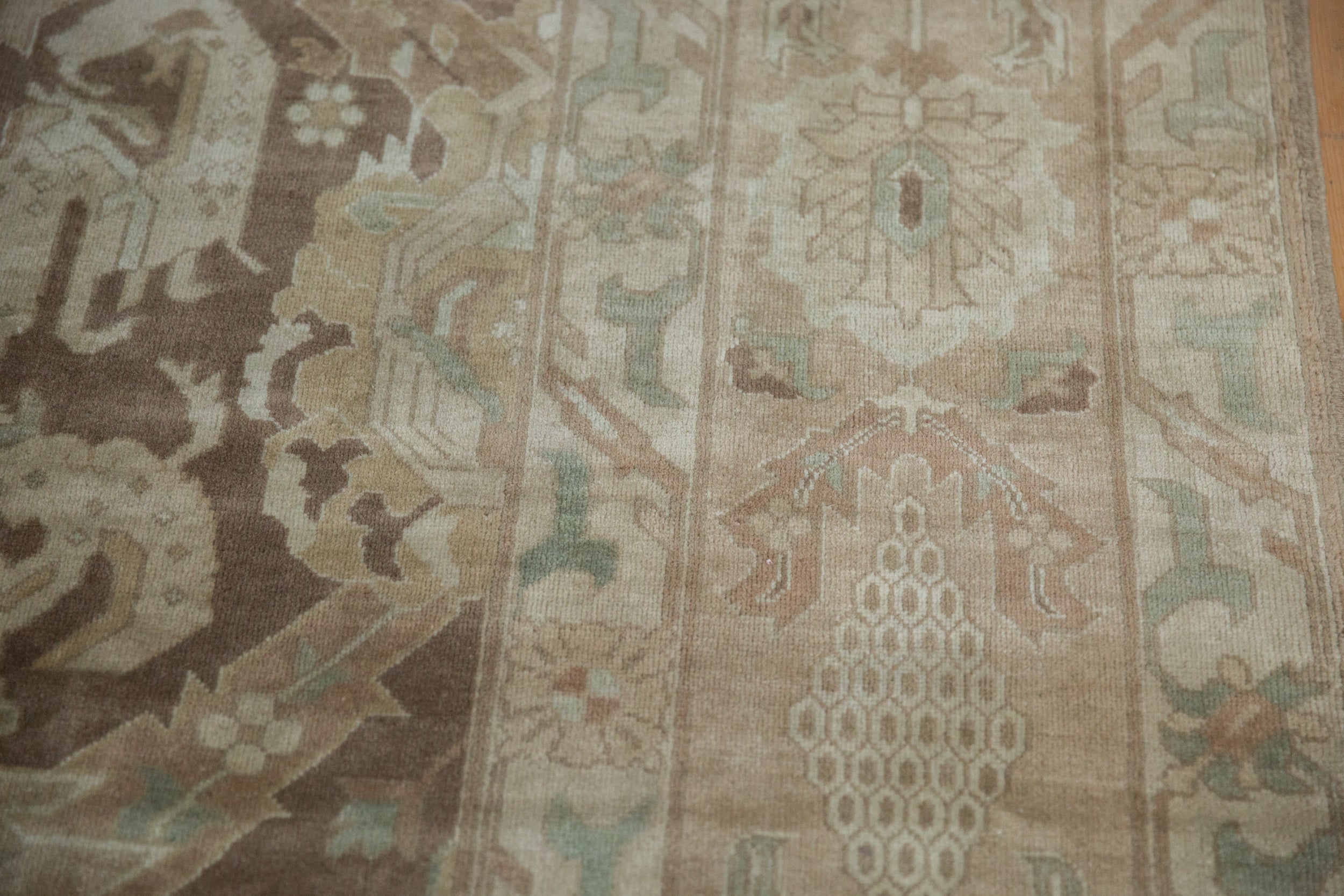 8x10.5 Vintage Distressed Sivas Carpet