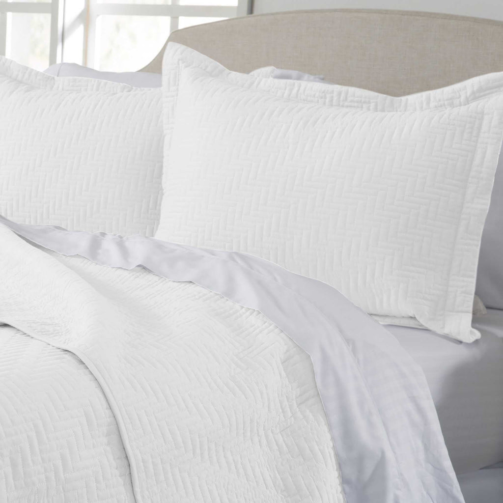 3-Piece Herringbone Stitched Quilt - Louise Collection