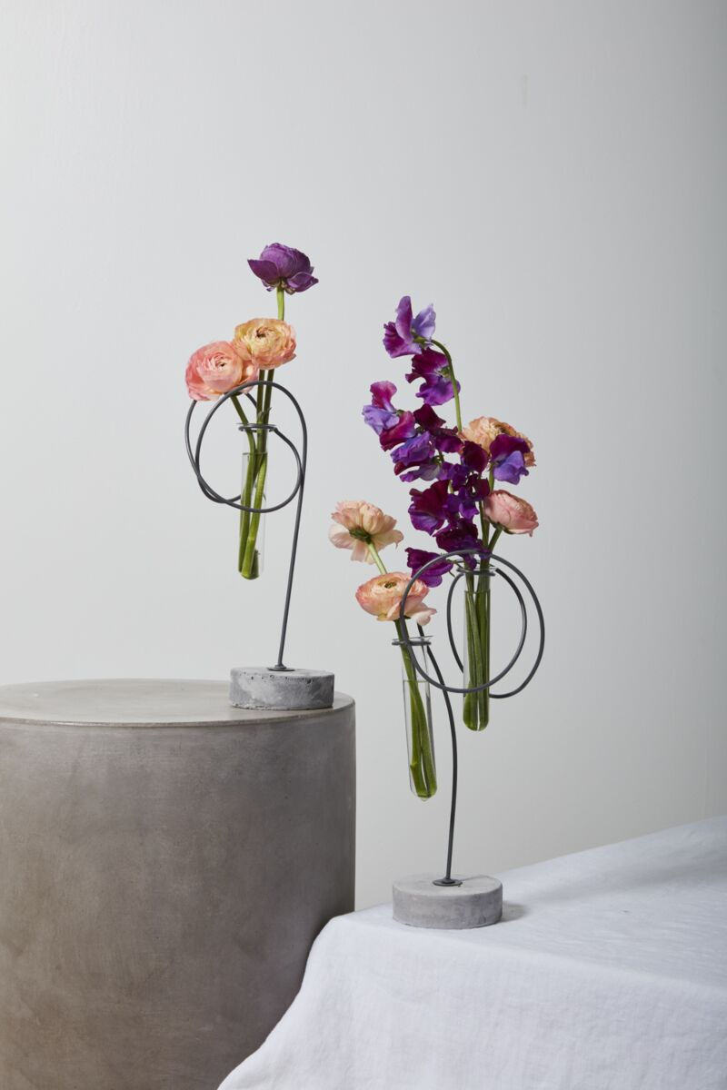 Zenith Loop Stand Vase
