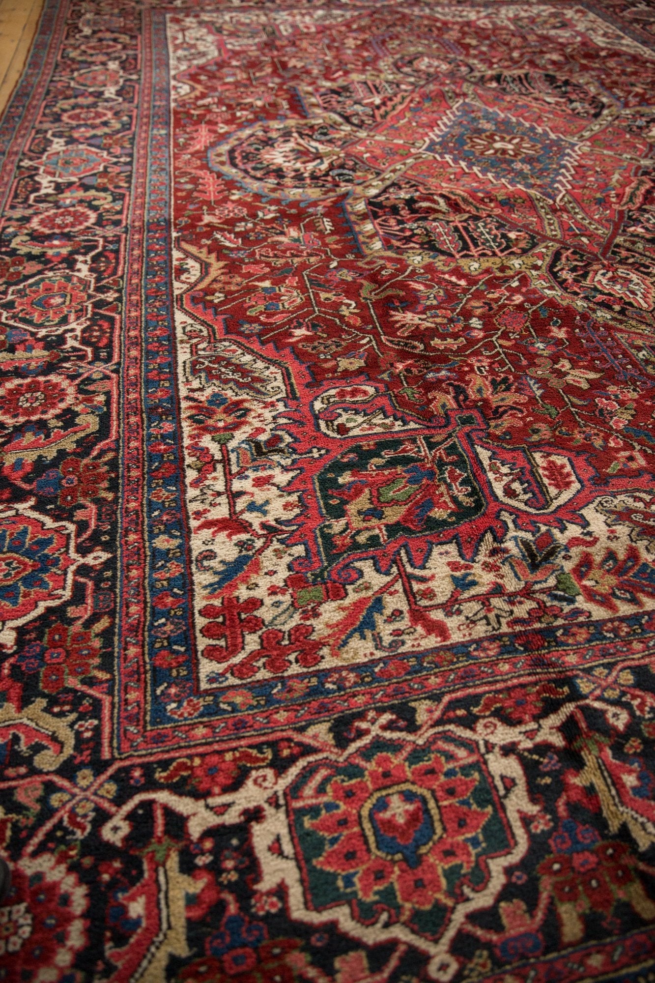 9.5x13 Vintage Ahar Carpet