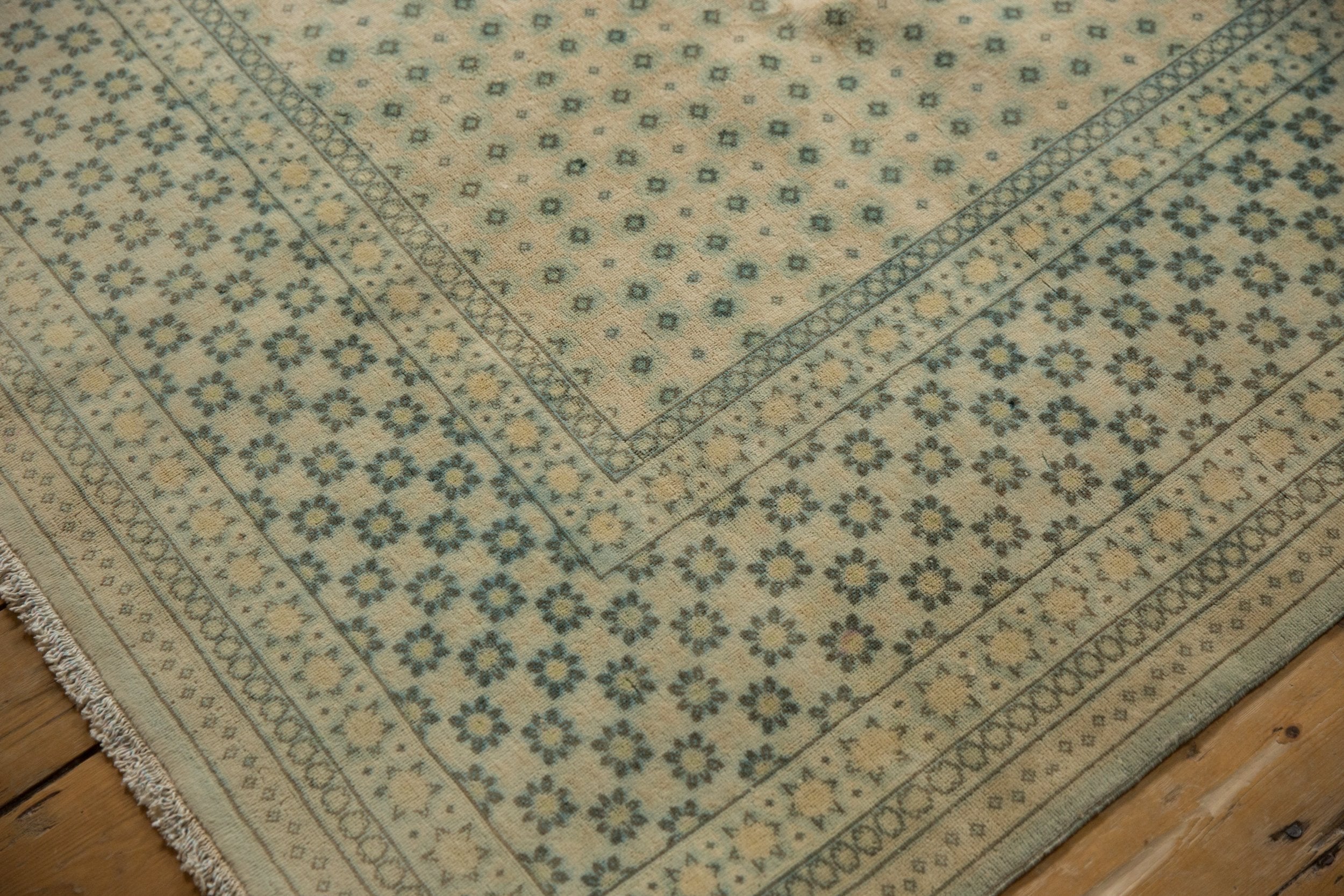 9x11.5 Vintage Distressed Bulgarian Tabriz Design Carpet